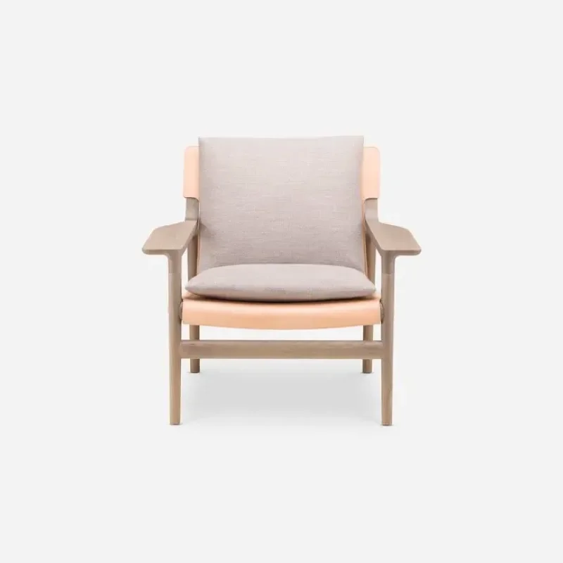 124SZ Sela Lounge Chair Wide Arms - De La Espada w Mesmetric
