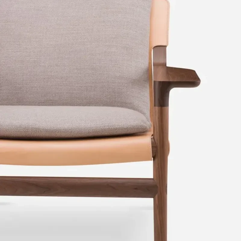 124SZ Sela Lounge Chair Wide Arms - De La Espada w Mesmetric