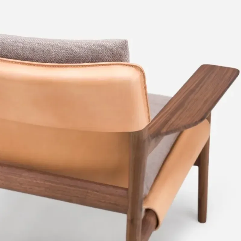124SZ Sela Lounge Chair Wide Arms - De La Espada w Mesmetric