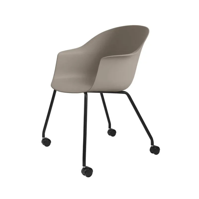 Bat meeting 4 legs w. castors - Gubi.dk w Mesmetric