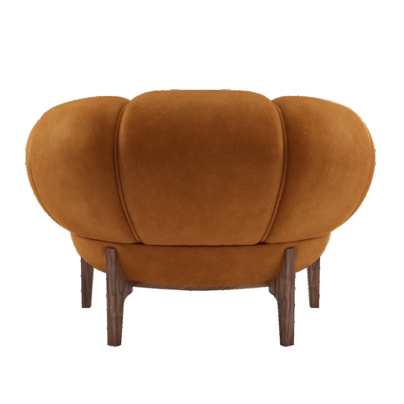 Croissant Lounge Chair - Gubi.dk w Mesmetric