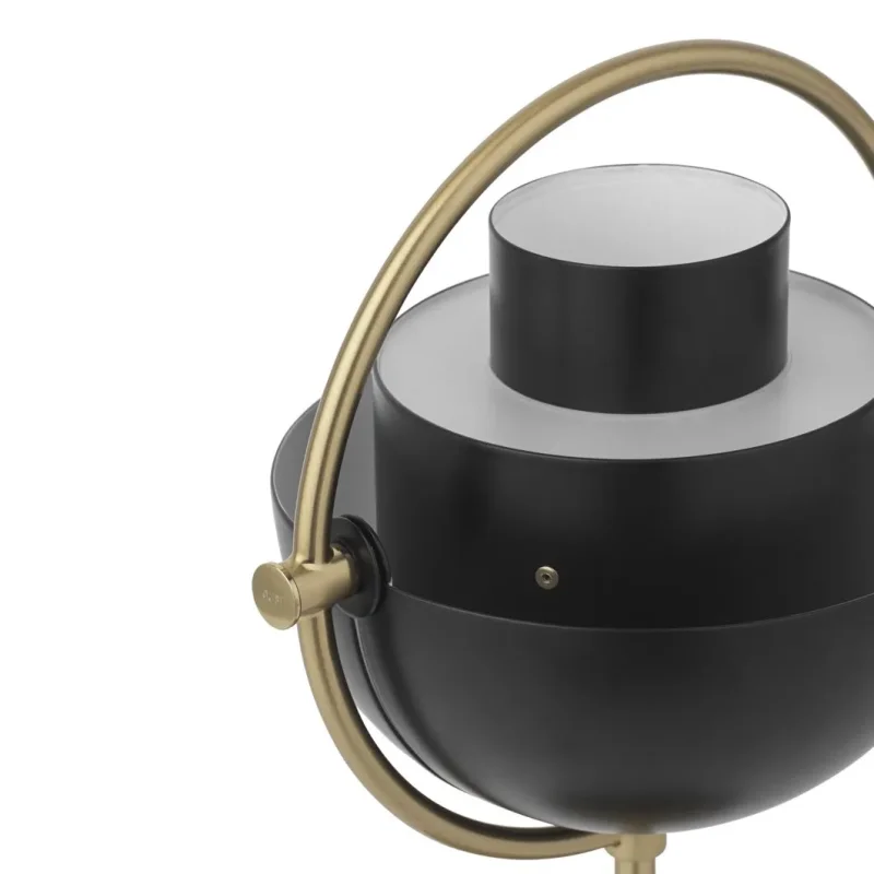 Multi-lite portable - Gubi.dk w Mesmetric