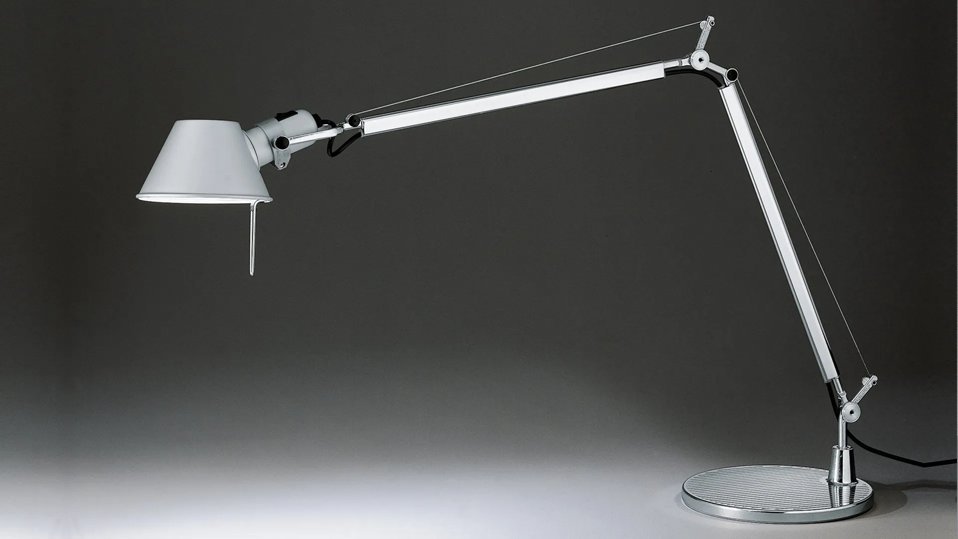 Tolomeo – Artemide at Mesmetric