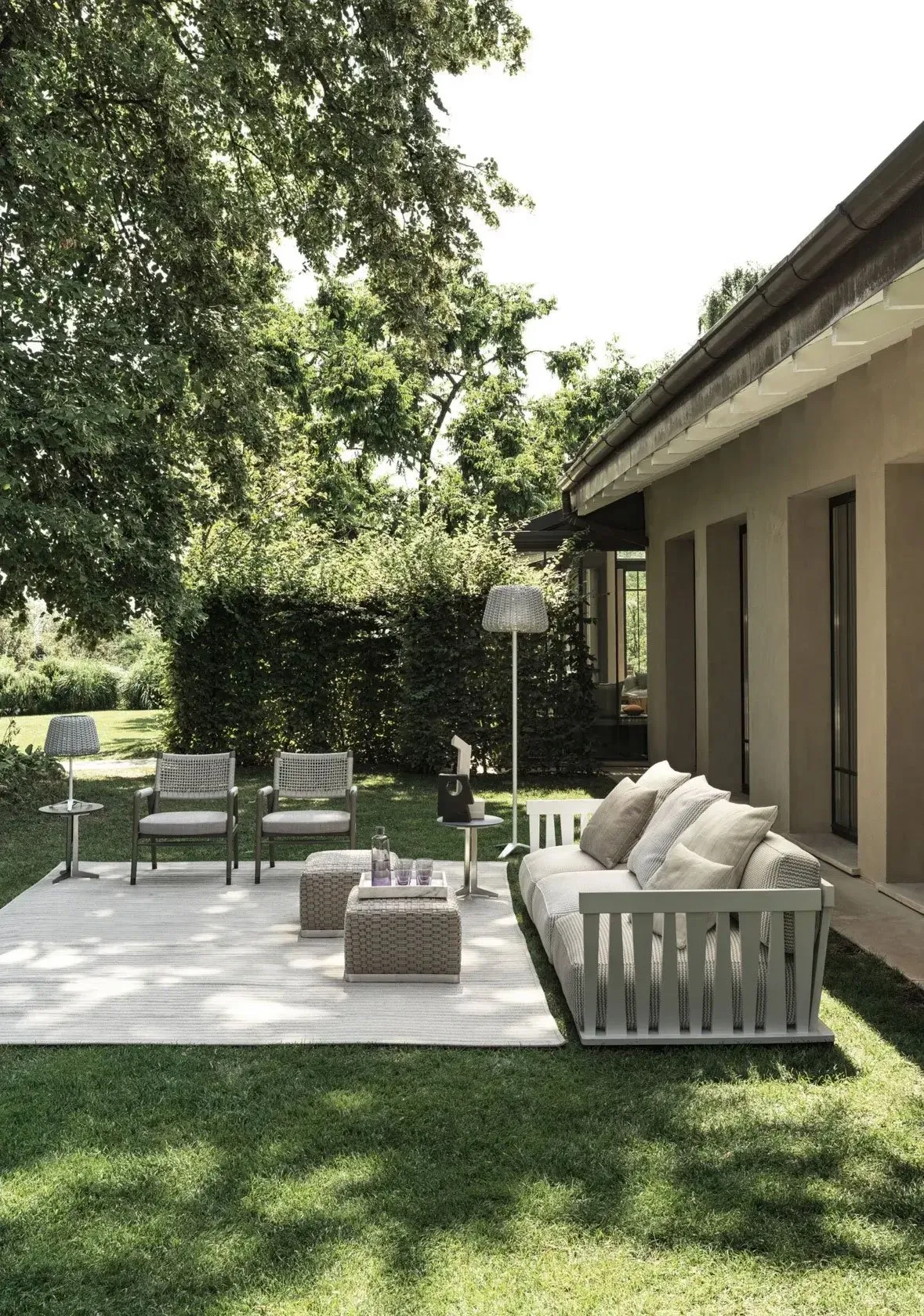 Dakota Outdoor – Flexform at Mesmetric