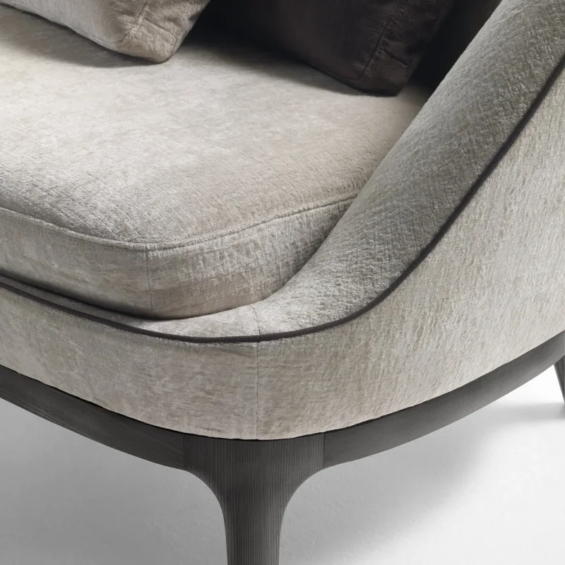Dragonfly 20 Sofa - Flexform w Mesmetric
