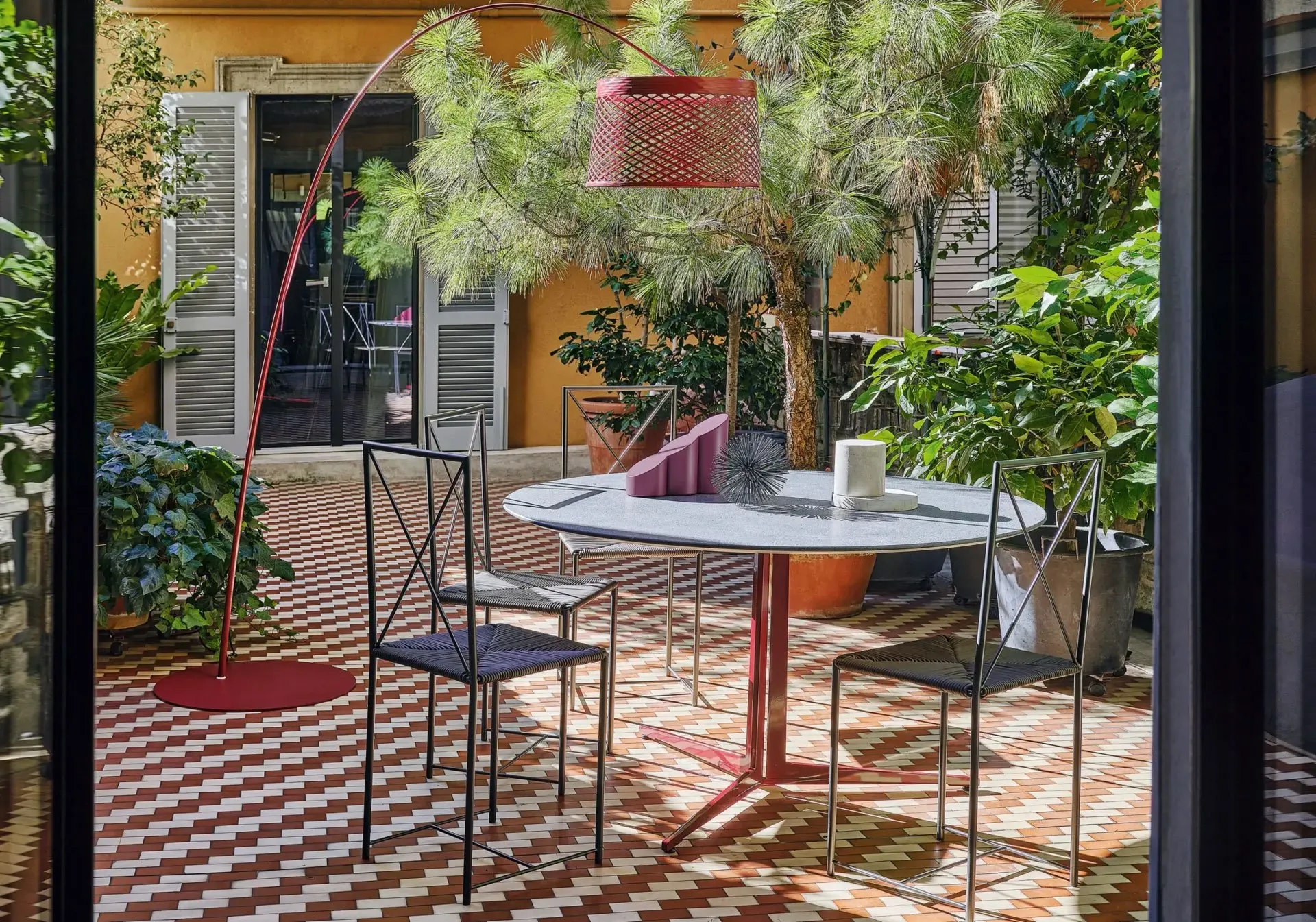 Fly Round Outdoor - Flexform w Mesmetric