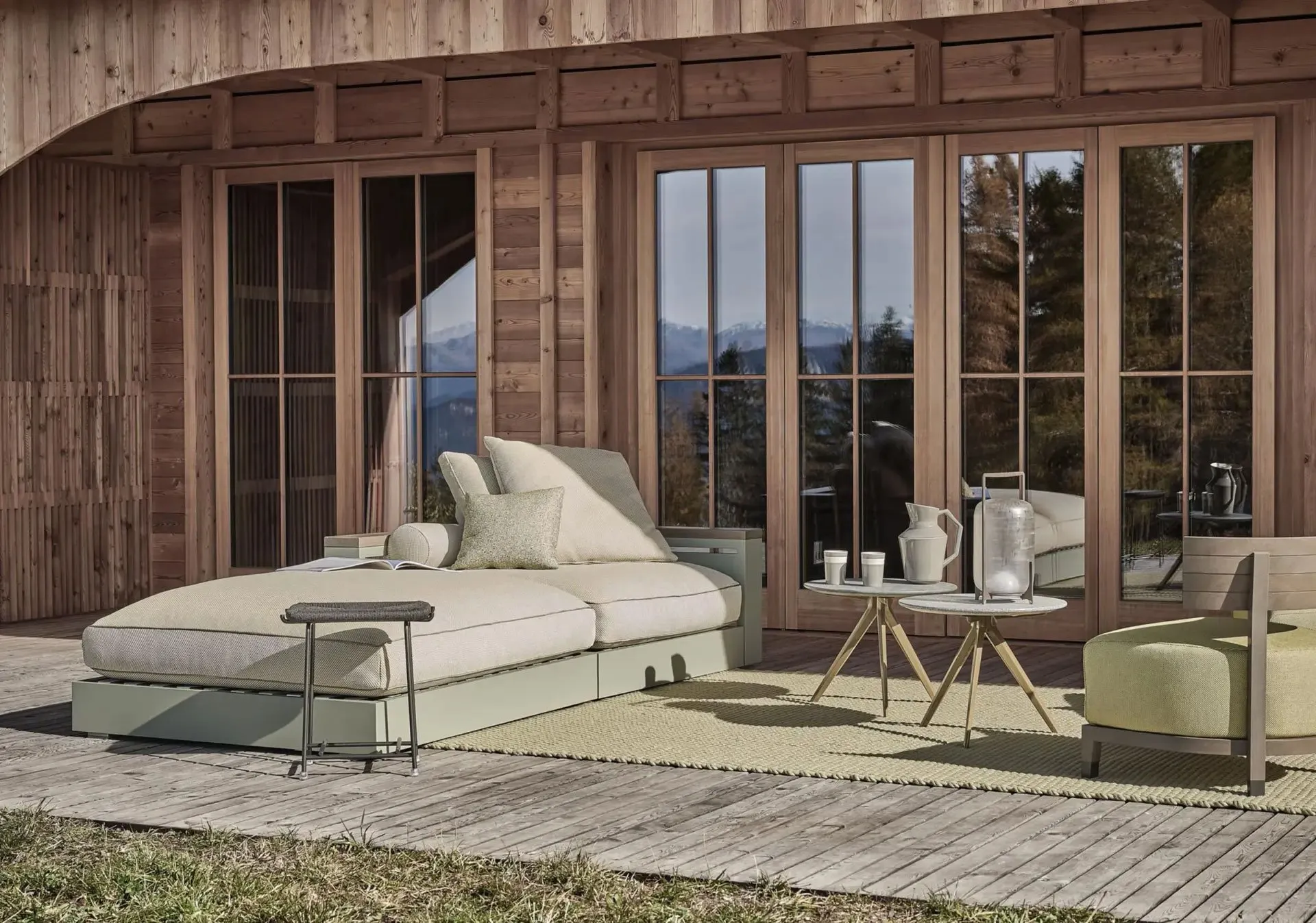 Freeport Outdoor - Flexform w Mesmetric