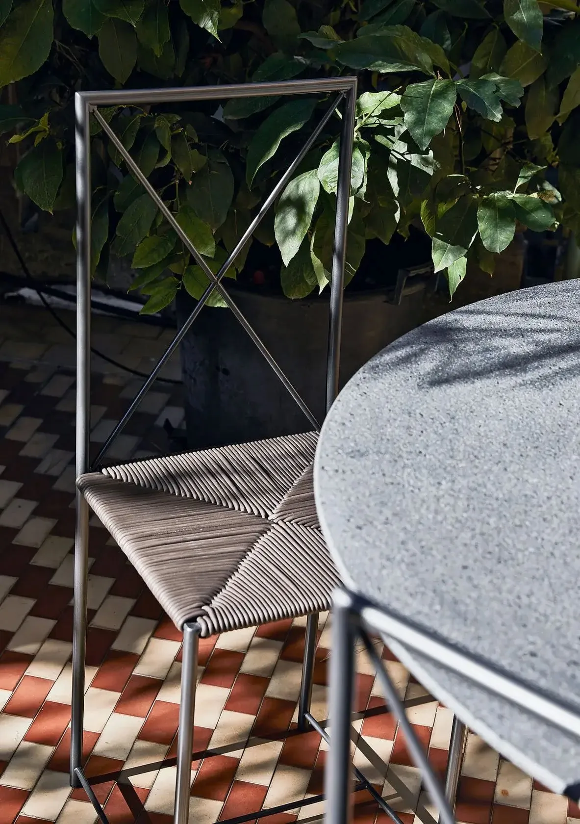 Moka Steel Outdoor - Flexform w Mesmetric