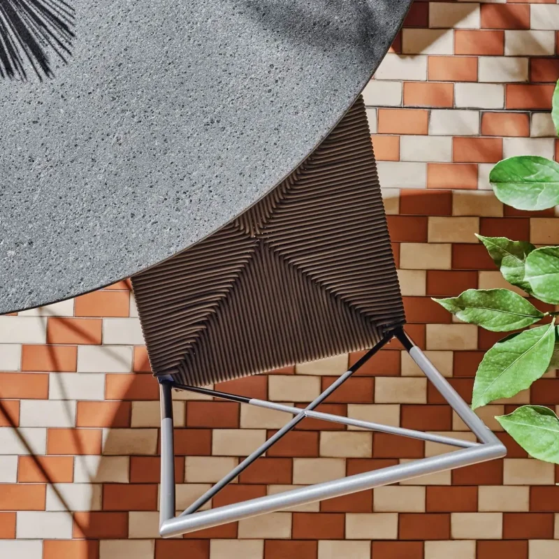 Moka Steel Outdoor - Flexform w Mesmetric