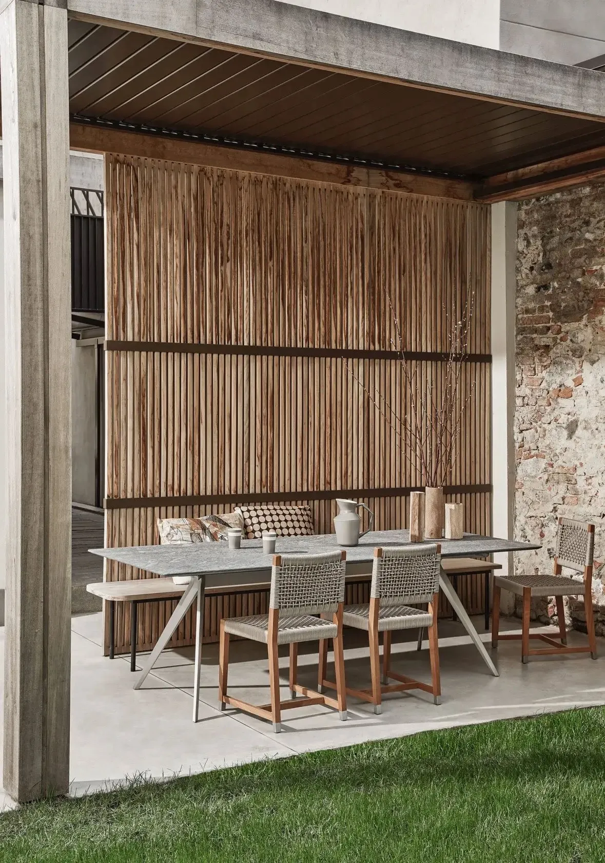 Zefiro Stone Outdoor - Flexform w Mesmetric