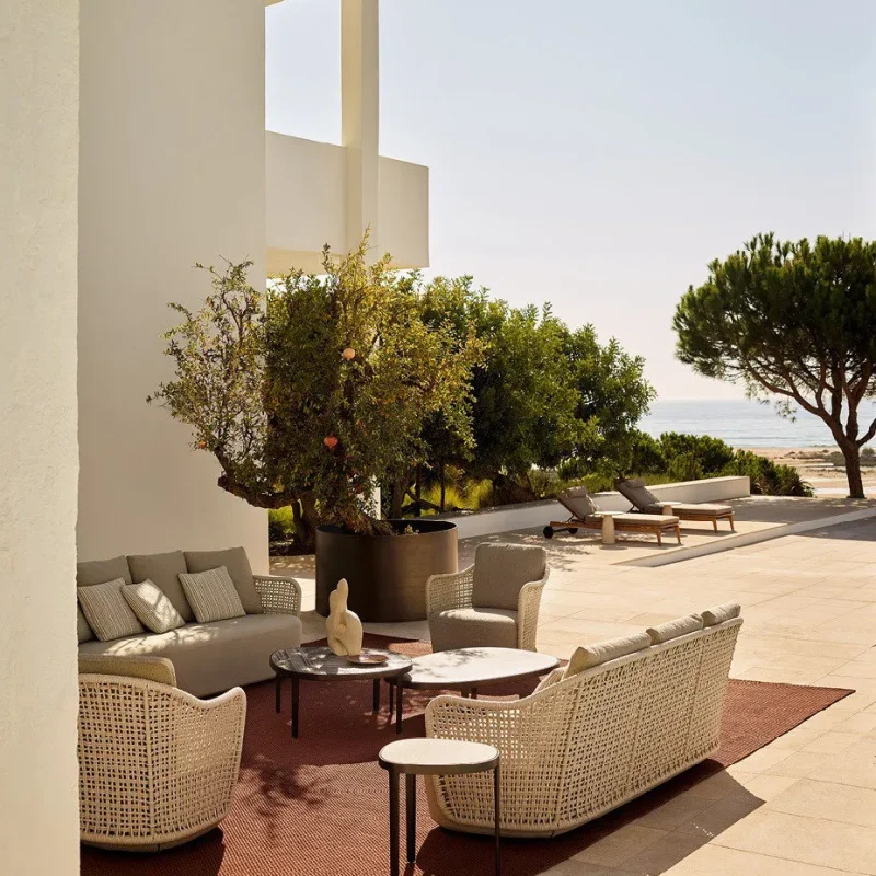 Mad Out Sofa Outdoor