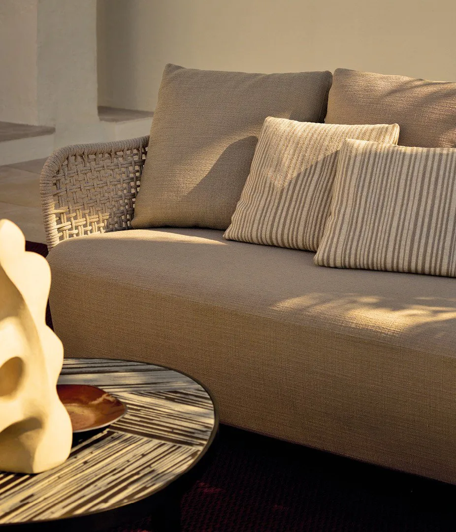 Mad Out Sofa Outdoor