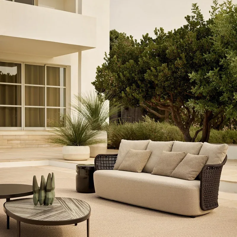 Mad Out Sofa Outdoor