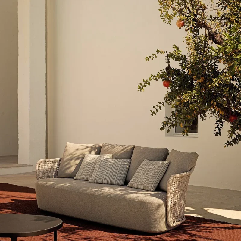 Mad Out Sofa Outdoor