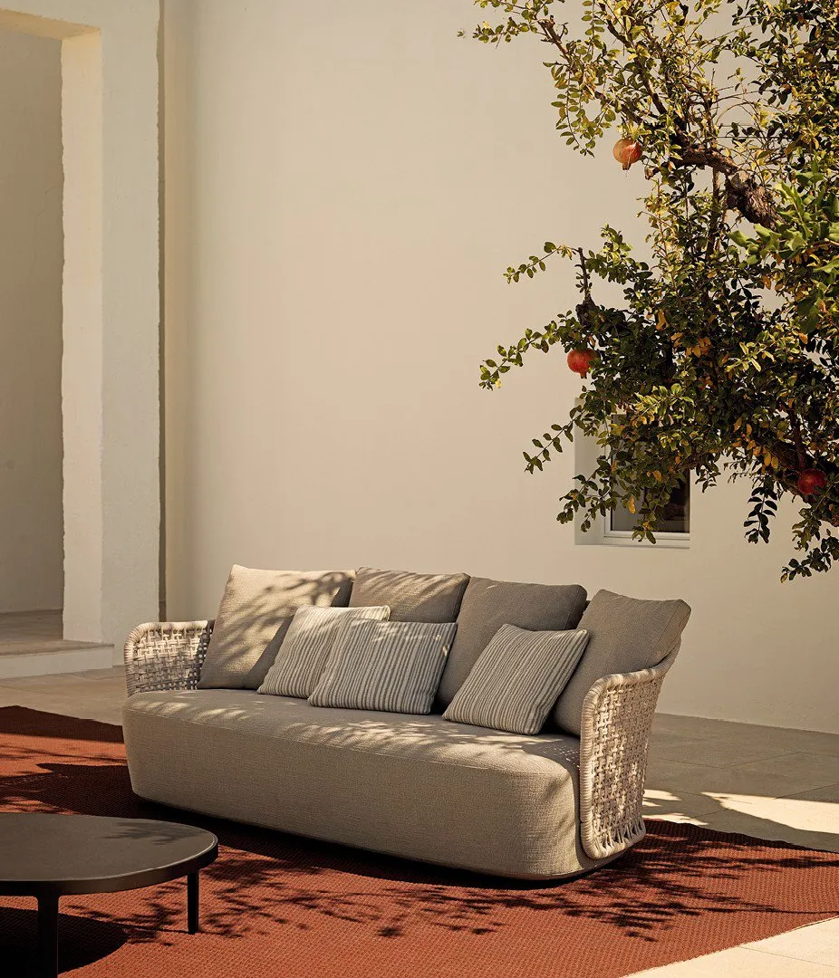 Mad Out Sofa Outdoor