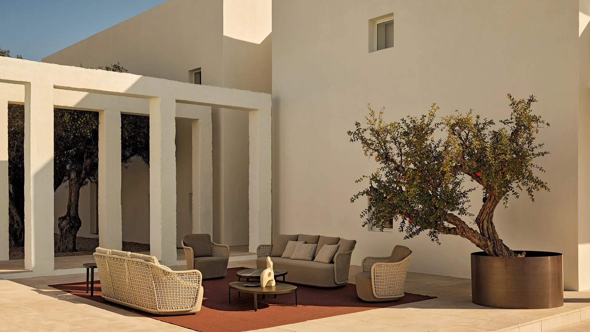 Mad Out Sofa Outdoor