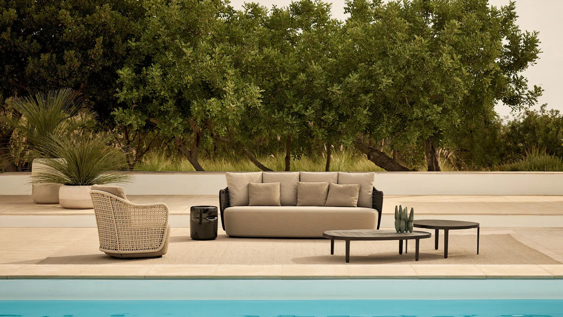 Mad Out Armchair Outdoor