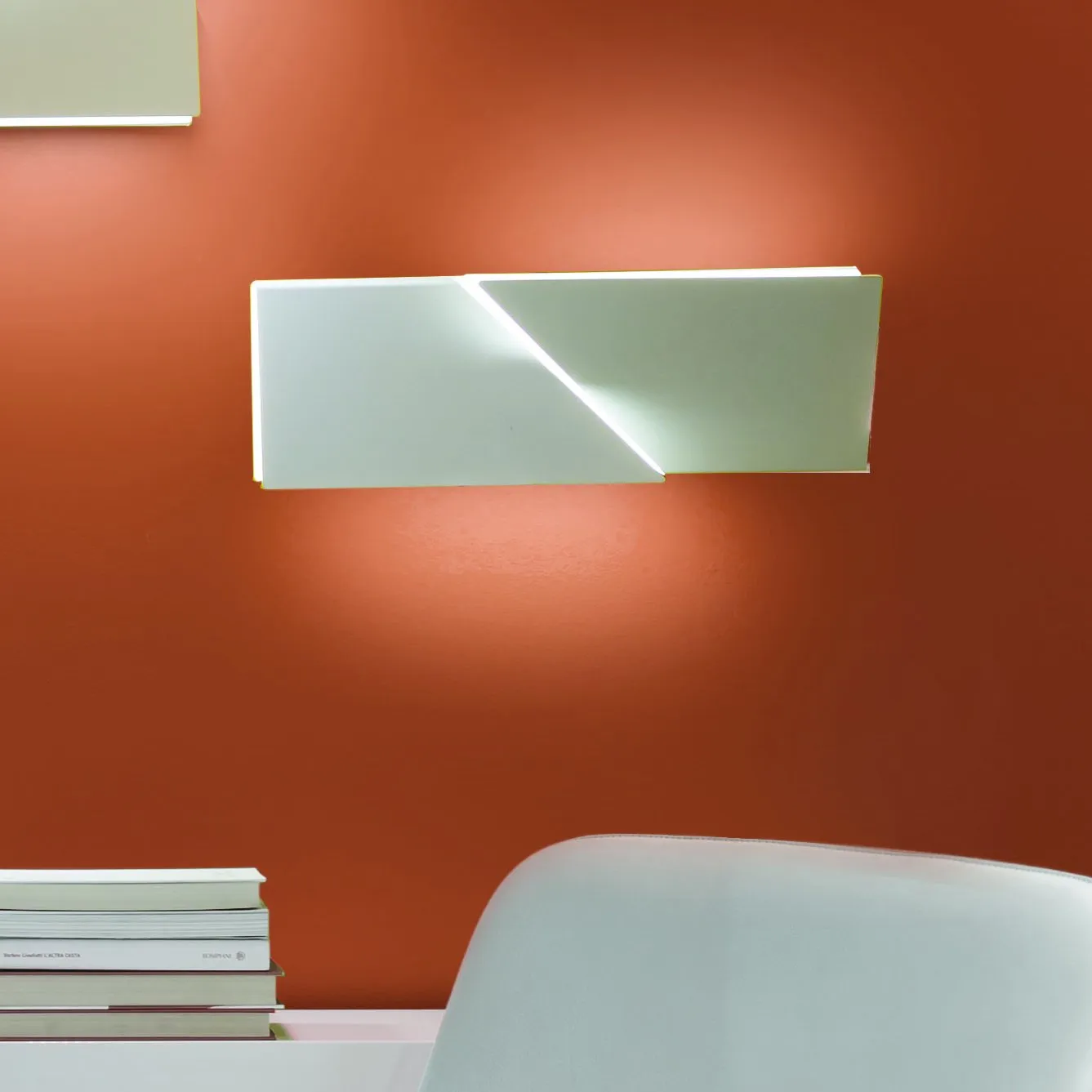Wall Shadows Petit
