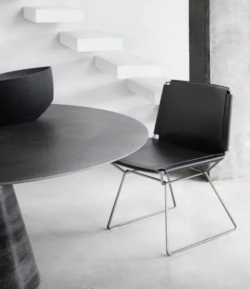 Neil Leather Chair - MDF Italia w Mesmetric
