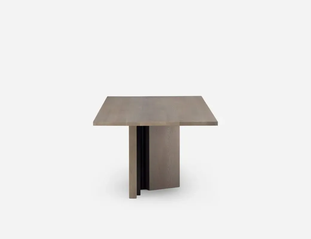 170 Izar Dining Table - De La Espada w Mesmetric