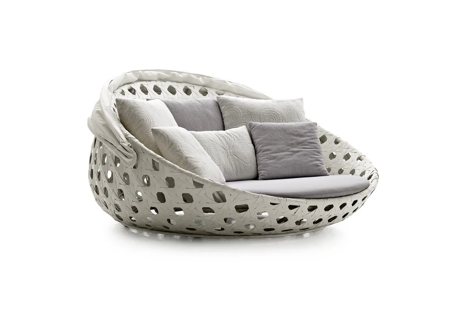Canasta – B&B Italia Outdoor at Mesmetric