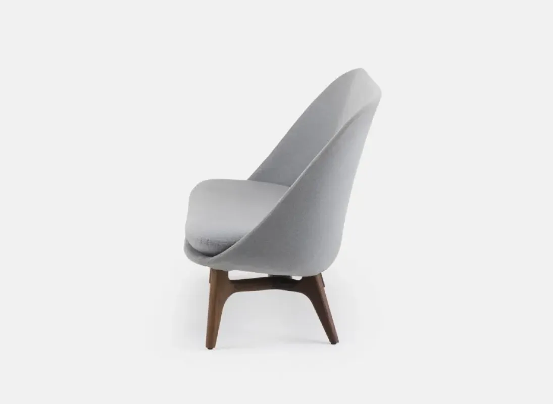 750L Solo Sofa – De La Espada at Mesmetric