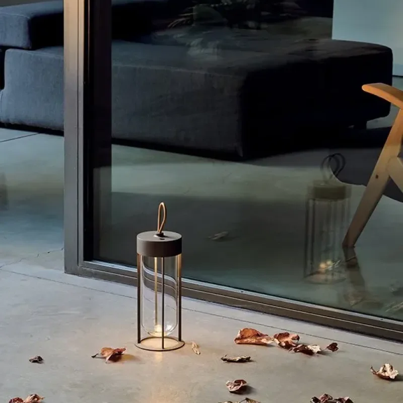 In Vitro Unplugged – Flos at Mesmetric