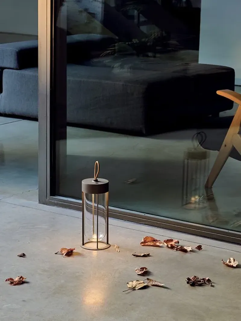 In Vitro Unplugged – Flos at Mesmetric