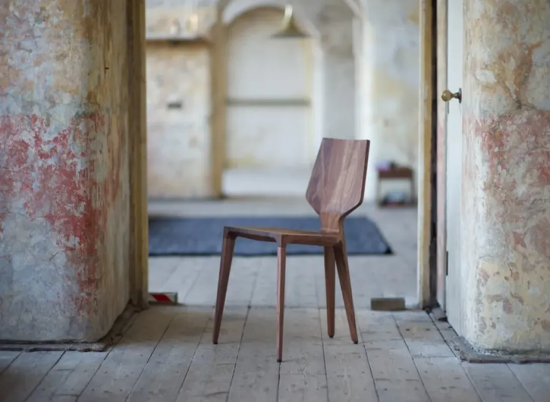 384 Mary's Chair – De La Espada at Mesmetric