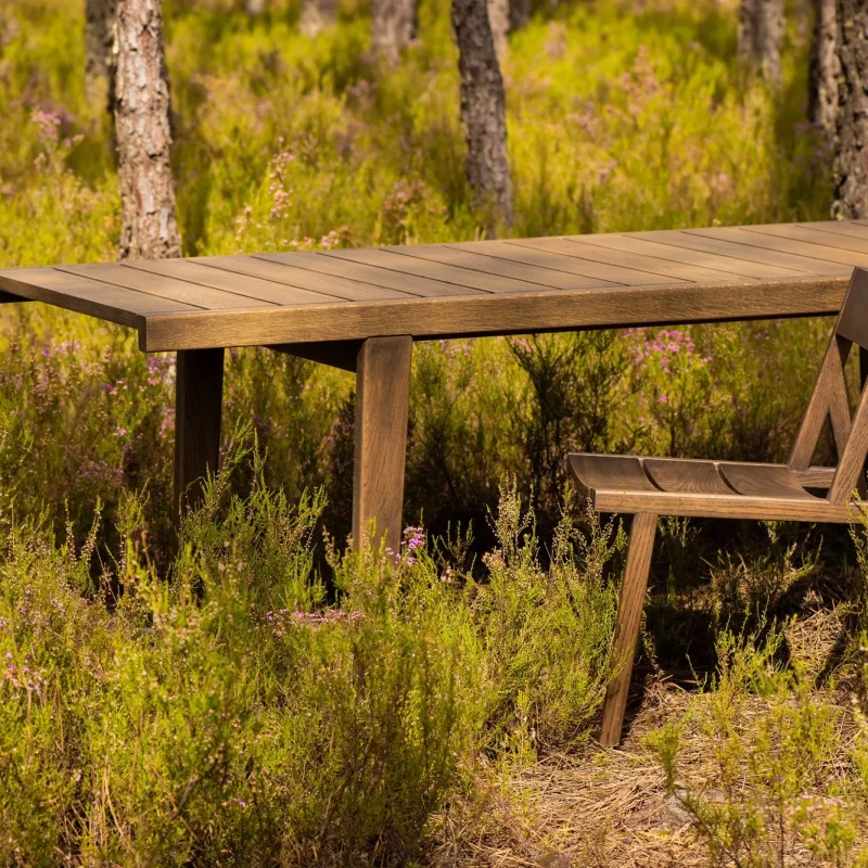 575 98.6°F Outdoor Dining Chair - De La Espada w Mesmetric