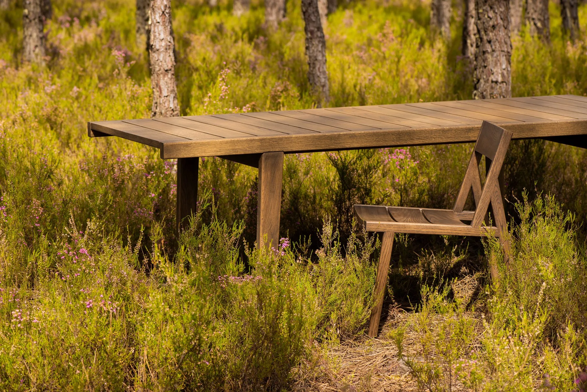 575 98.6°F Outdoor Dining Chair - De La Espada w Mesmetric