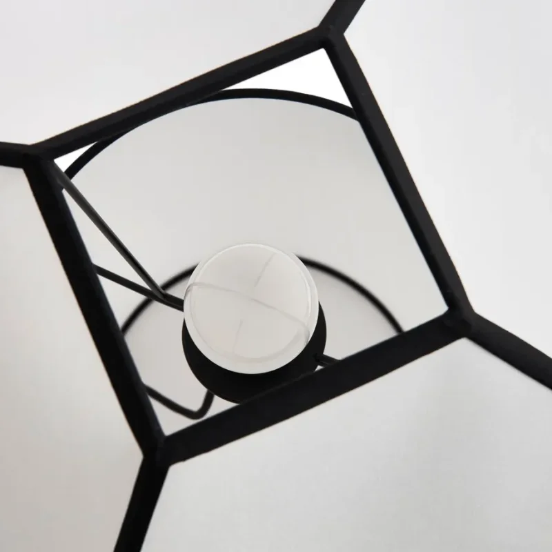 Ava Pyramid Table
