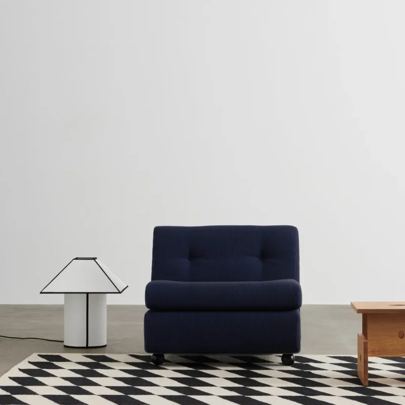 Ava Pyramid Table