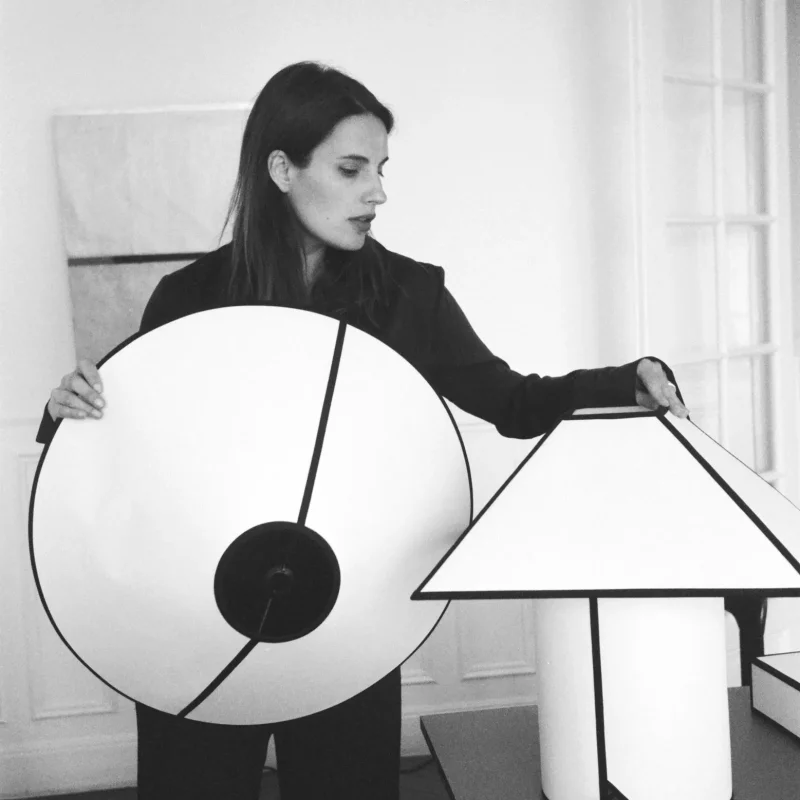 Ava Pyramid Table