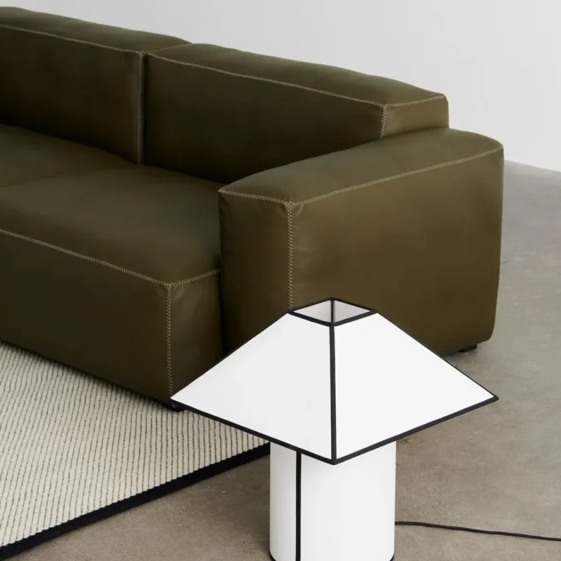 Ava Pyramid Table