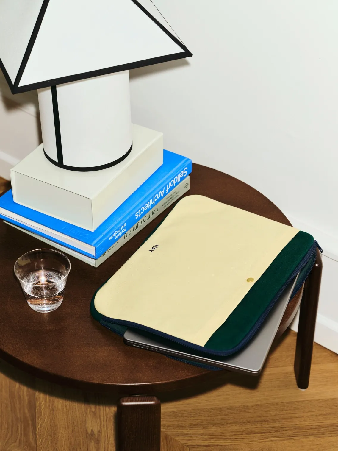 Ava Pyramid Table