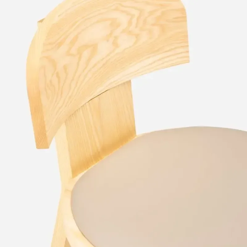 171Z Vega A Chair - De La Espada w Mesmetric