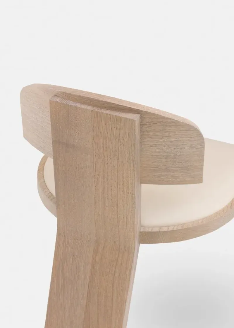 171Z Vega A Chair - De La Espada w Mesmetric