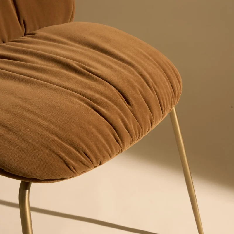 Beetle Soft Dining Fully Upholstered – Gubi.dk at Mesmetric