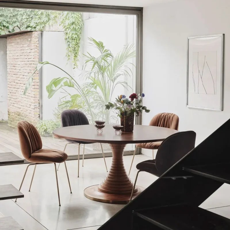 Beetle Soft Dining Fully Upholstered – Gubi.dk at Mesmetric