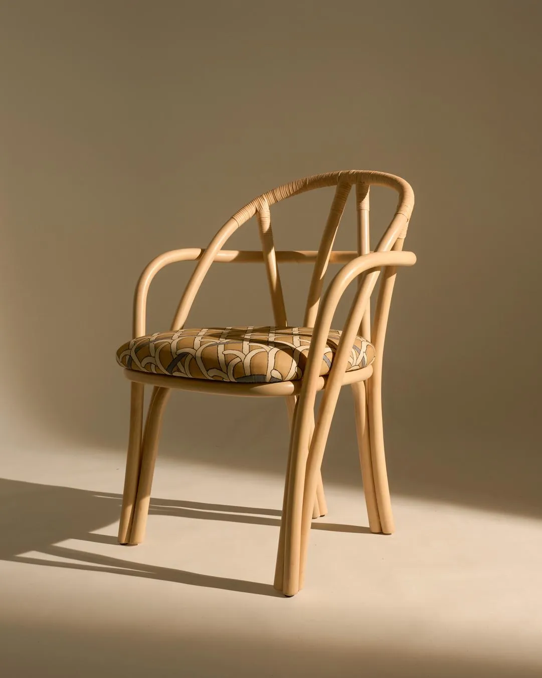 Bistra Dining Armchair – Gubi.dk at Mesmetric