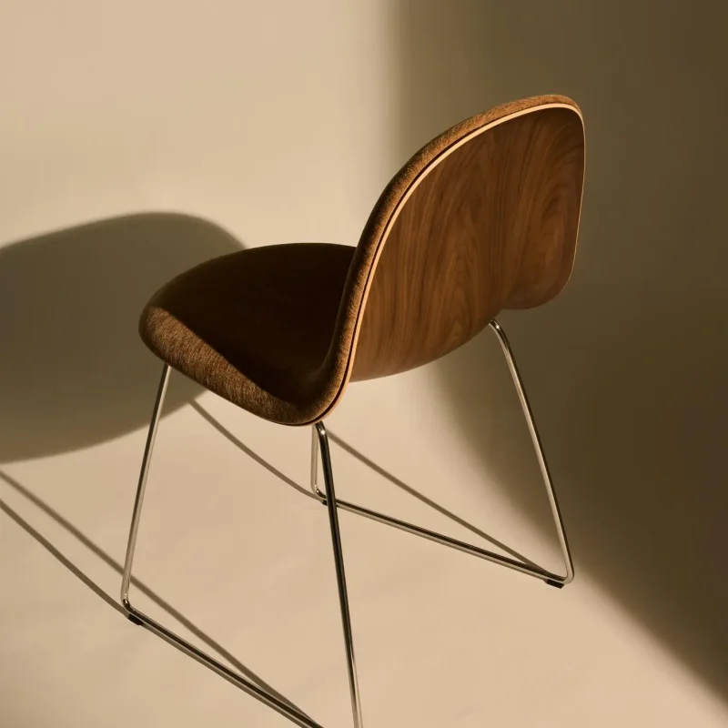 Gubi 3D Dining Sledge-Base Front Upholstered – Gubi.dk at Mesmetric