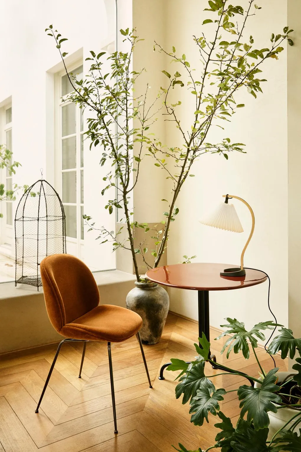Carmel Bistro Dining Table Indoor/Outdoor – Gubi.dk at Mesmetric