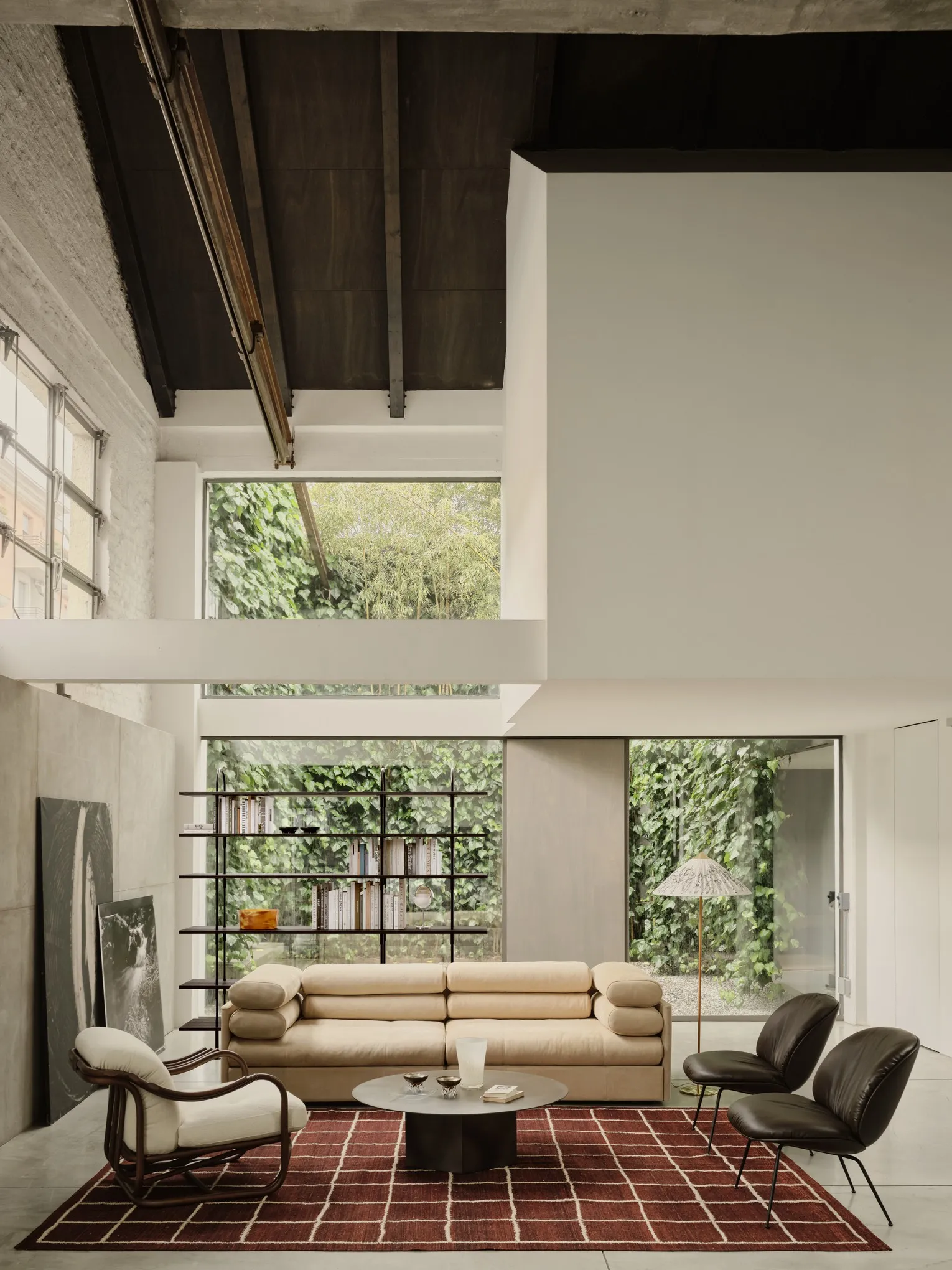 Poltrona Tria Lounge Chair – Gubi.dk at Mesmetric