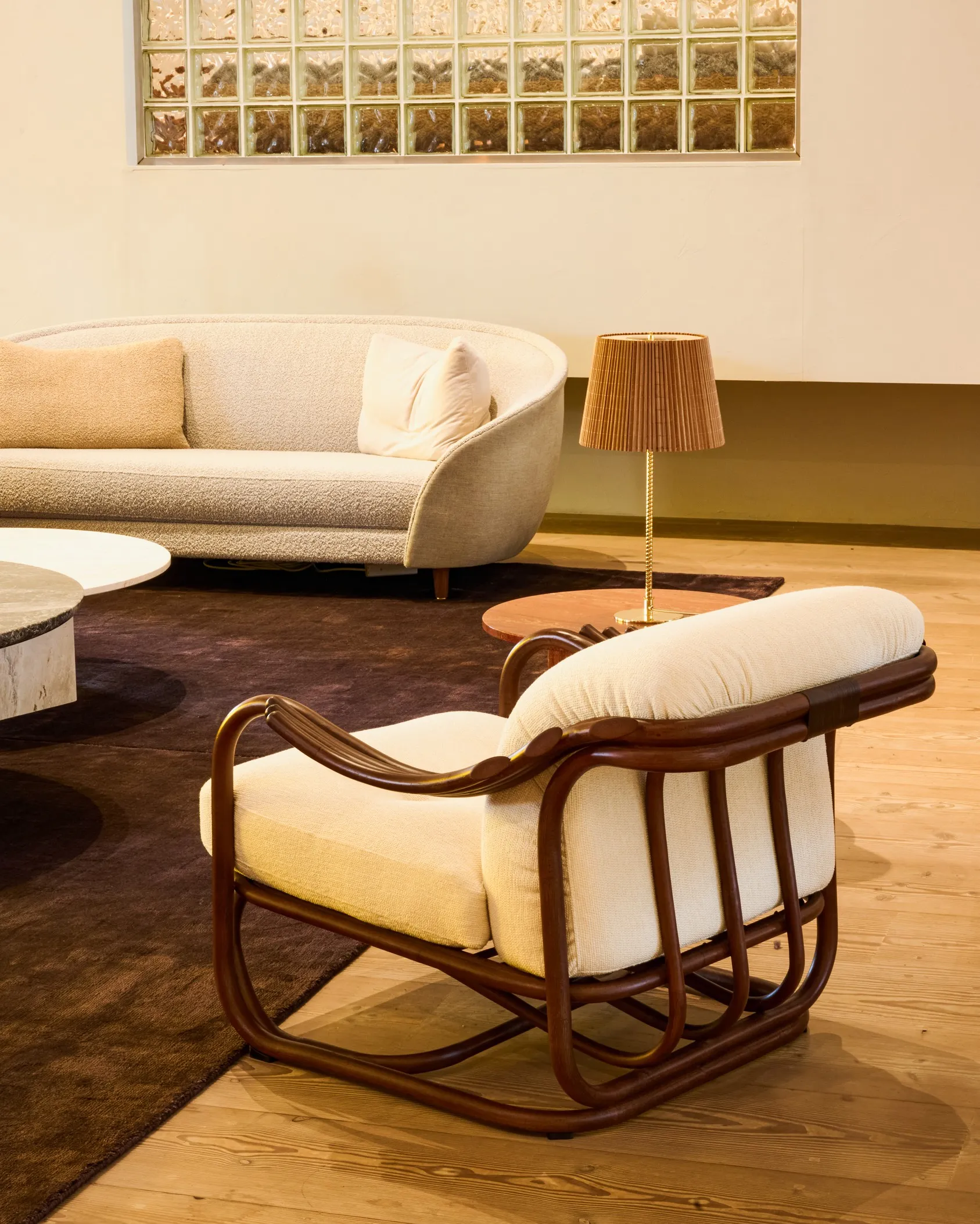 Poltrona Tria Lounge Chair – Gubi.dk at Mesmetric