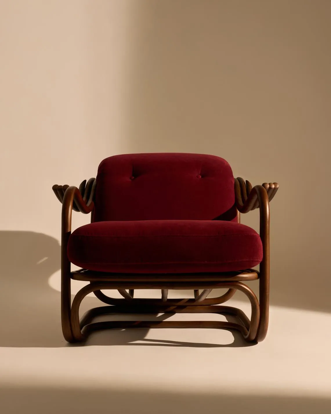 Poltrona Tria Lounge Chair – Gubi.dk at Mesmetric
