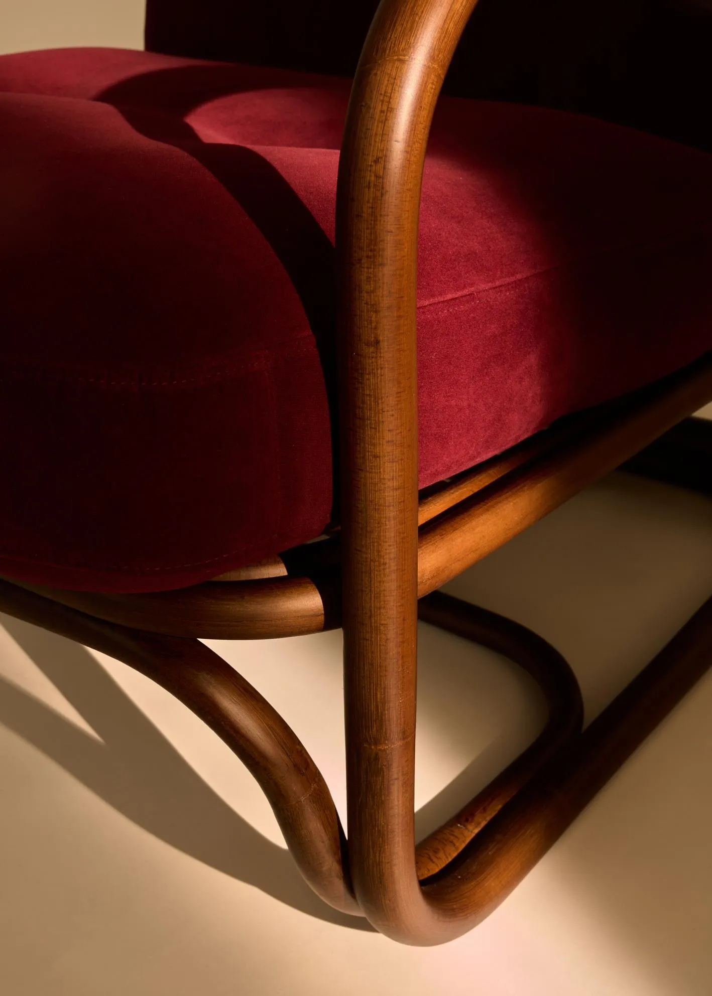 Poltrona Tria Lounge Chair – Gubi.dk at Mesmetric