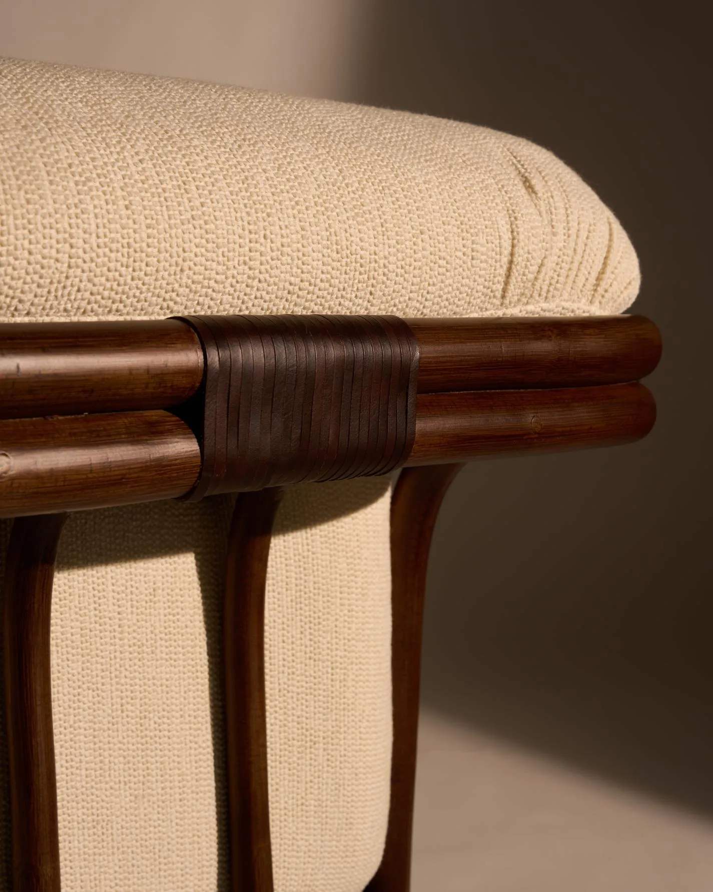 Poltrona Tria Lounge Chair – Gubi.dk at Mesmetric