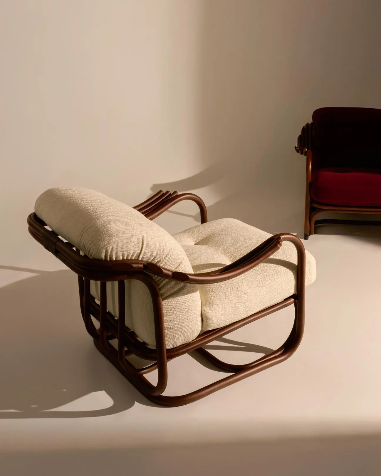 Poltrona Tria Lounge Chair – Gubi.dk at Mesmetric
