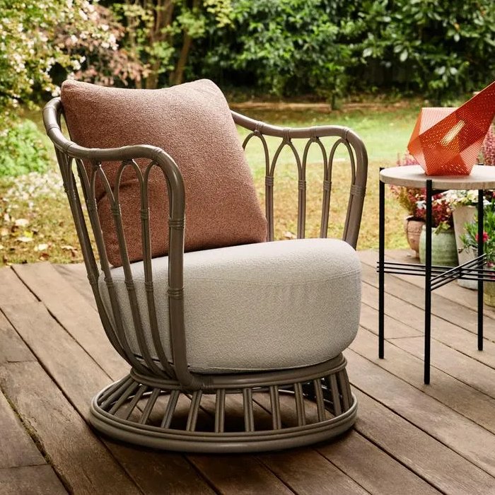 Grace Outdoor Lounge Chair - Gubi.dk w Mesmetric